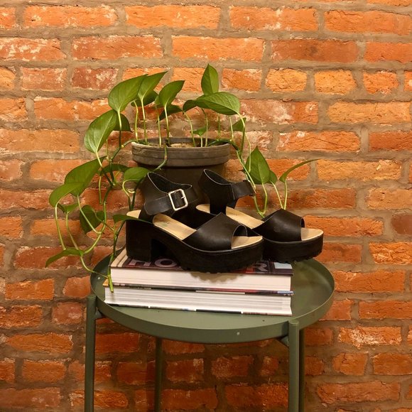 Block heel sandal - Picture 1 of 5